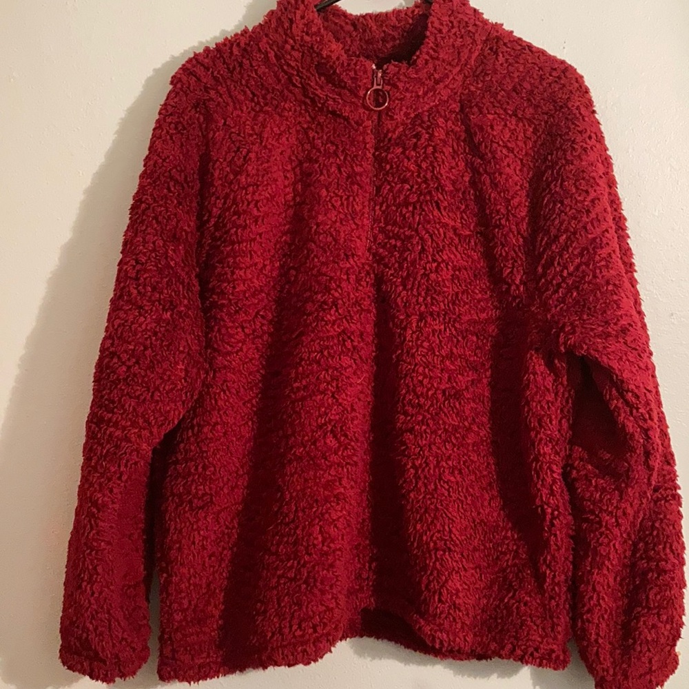 Dittos maroon, fuzzy pullover